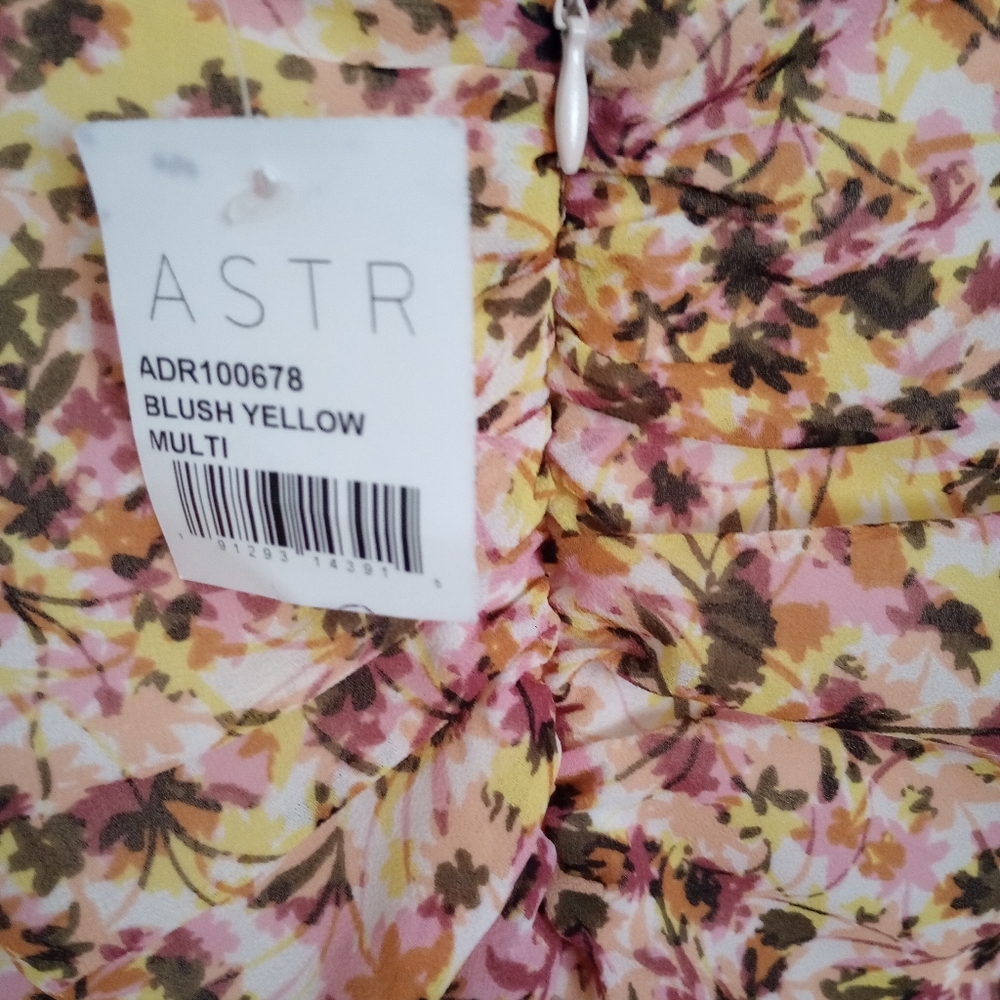 ASTR the Label | Floral Ruffle Ruched Mini Dress | Size Medium - Picture 6 of 7